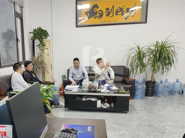 锂电池成人向日葵视频免费建立绿色回收体系,吸引客户前来考察