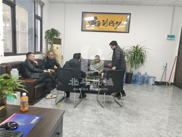 江西客户深入考察小麦秸秆成人向日葵视频免费制造现场