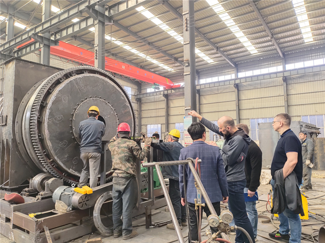 全球瞩目：俄罗斯客户来访考察多功能连续成人向日葵视频免费