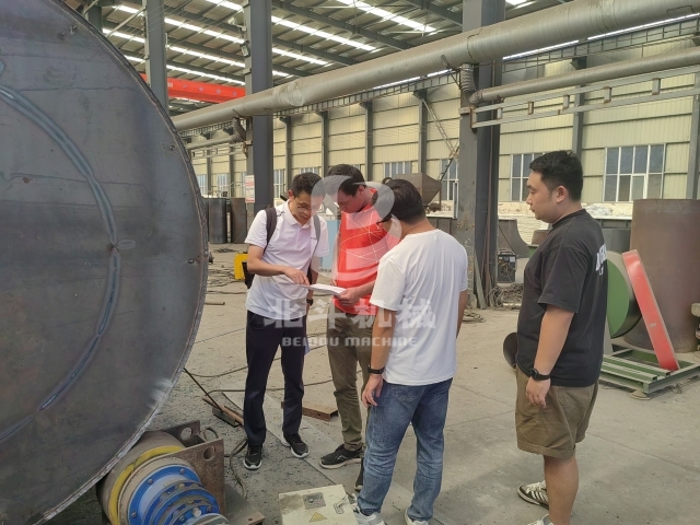 非洲客户到访巩义向日葵视频色版下载软件安装机械考察新型成人向日葵视频免费