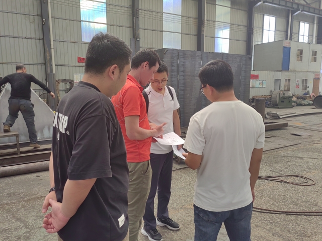 跨国交流新篇章——非洲客户参观考察成人向日葵视频免费制造现场