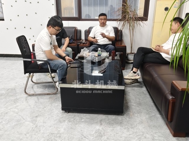 打破纸上谈兵!客户实地考察成人向日葵视频免费